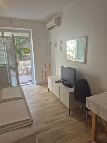 Lora studio sea & OldTown view with parking