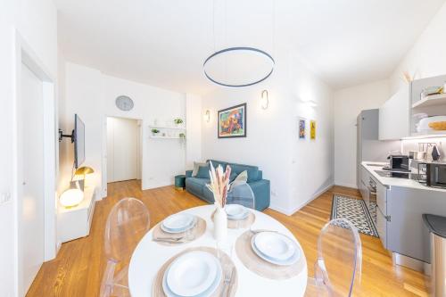 Crocetta M3 Modern two room apartment 2 stops from the Duomo
