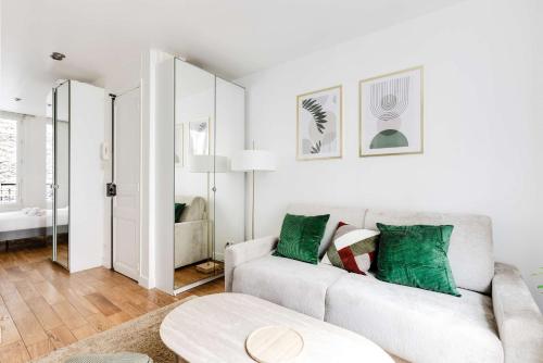 Sublim flat near Sacre Coeur