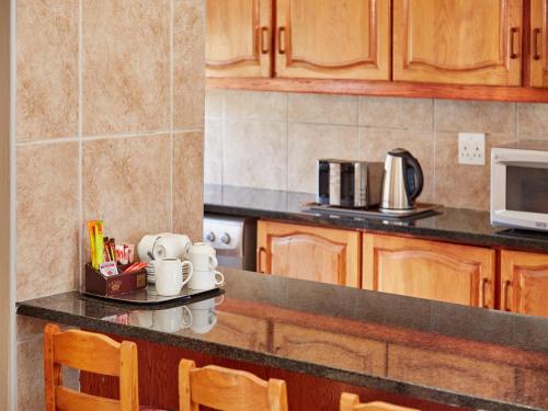 Dapur atau dapur kecil di First Group Midlands Saddle and Trout