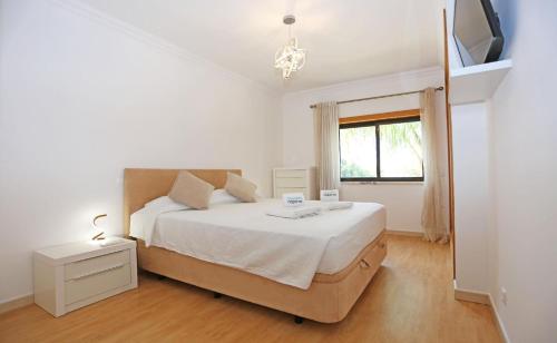 B84 - Lagos Urbe Holiday Apartment