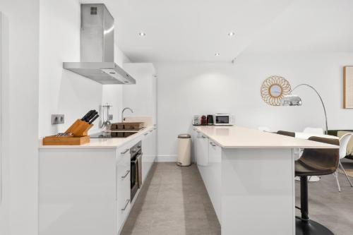 Modern 3 bed Apartment in Puerto Banus, Marbella
