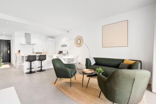 Modern 3 bed Apartment in Puerto Banus, Marbella