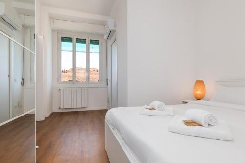 Modern Apartment with Balcony in Milan for 4