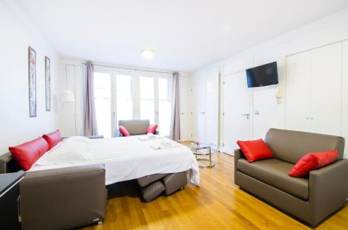 Lovely Studio Near Champs Elysées