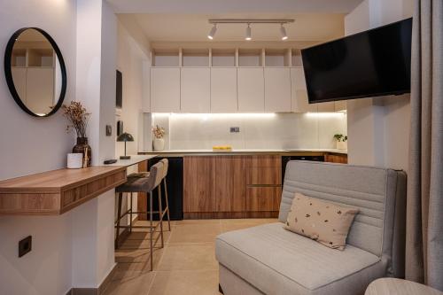 Plateia Rooftop Suite with Sea & City Views By MindYourVilla