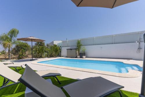 #373 Charming 3BR Villa with Spacious Garden & BBQ