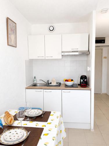 Le Thiers Azur AP4520 by Riviera Holiday Homes