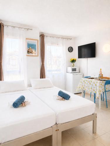 Le Thiers Azur AP4520 by Riviera Holiday Homes