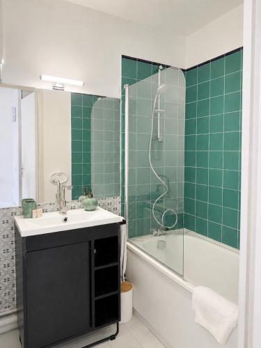 Le Thiers Azur AP4520 by Riviera Holiday Homes