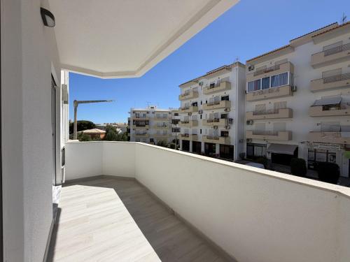 Agua Plaza T2 with Pool & AC