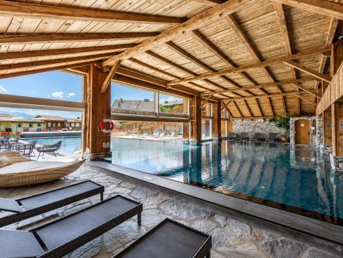 Studio with a swimming pool in Crans-Montana