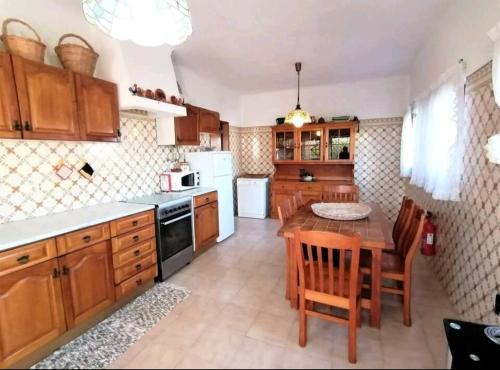 Cozy Villa near Arrifana Beach
