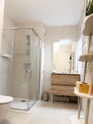 INFINICE AP4514 by Riviera Holiday Homes