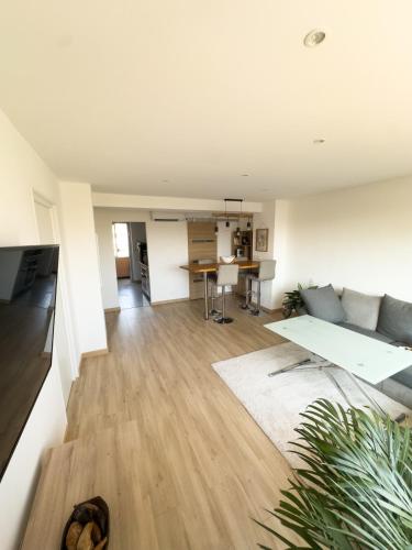 Le Point d'Ancrage Alma, bright and comfortable 2-bedroom