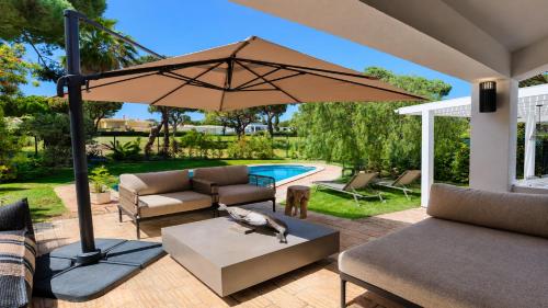 Villa Romeu & Julieta, with "heated" pool by Cleverdetails in Vilamoura