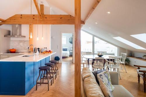 Luxury Building with Rooftop in Central Ericeira