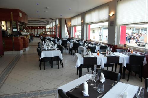 Restoran ili neka druga zalogajnica u objektu Hotel La Terrasse