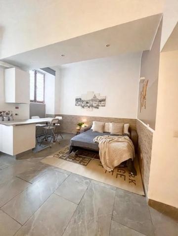 Saia's flat