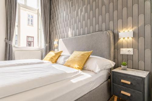 Shopping Paradise 9BR Complex Ideal for 22 People