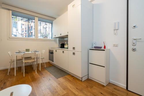 Garibaldi Suite - 15 Minutes Walk from Brera