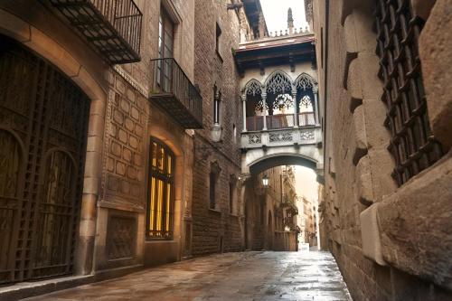 Bright 2BR Apt in Pl. Catalunya - Rambla D