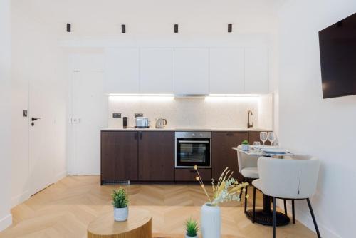 Premium-Charming - 1 Bedroom - Saint-Lazare - Opéra, Paris 8th Arrondissement