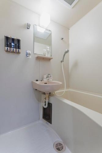 12 Min to Shibuya, Easy Train Access, Sleeps 6