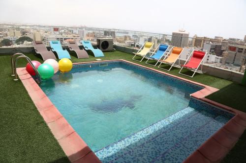 Kolam renang di atau dekat dengan Hôtel Fleur de Lys Plateau