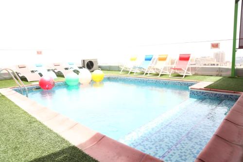 Kolam renang di atau dekat dengan Hôtel Fleur de Lys Plateau
