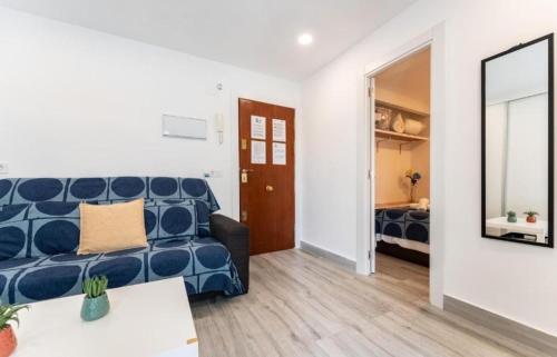 CG944 - Renovated Apartment with City Views, AC and Lift - Free Street Parking