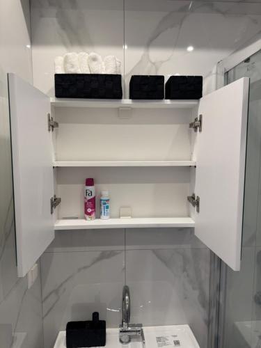 Victoria Studio Aliki44