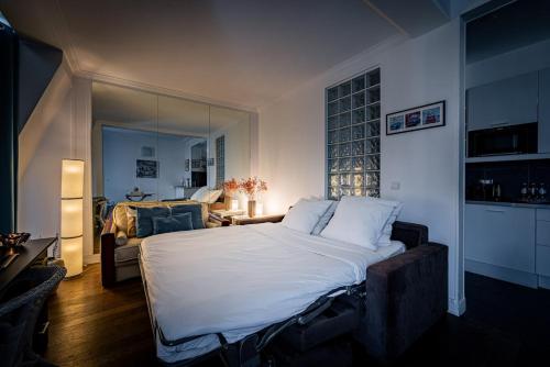 Paris 8th arrondissement - Champs Elysées - Balcony - 1 bedroom