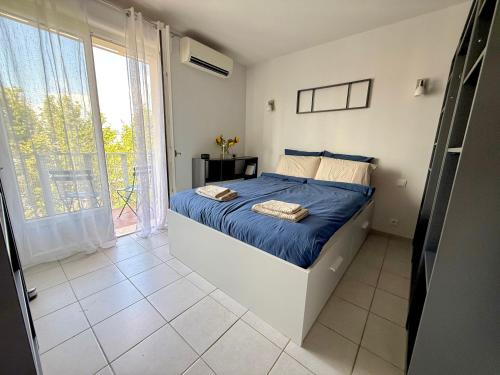 Juan-les-Pins Beachside 1BR Apartment, Air Conditioned, parking place
