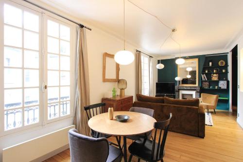 Bel appartement 1 chambre Paris 7ème à 5min à pieds de la Tour Eiffel
