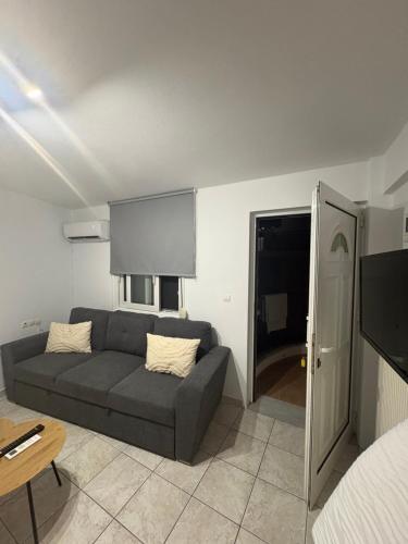 Little Nest Volos