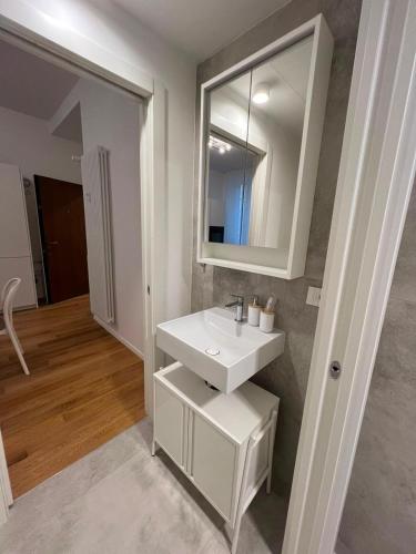 Bert Central Milan - Two-room apartment Moscova Sarpi