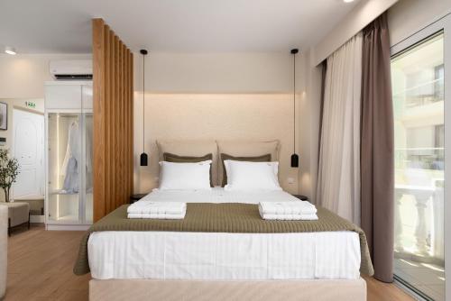 Delia Seafront Suite