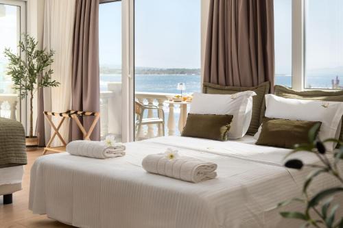 Delia Seafront Suite