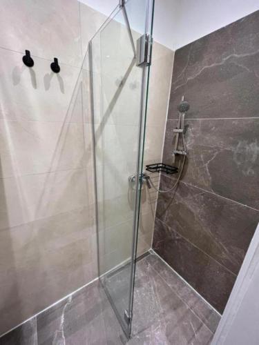 Apartment near Metro & Netflix - Kingsize Bed