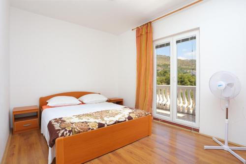 Apartments with parking space Grebastica, Sibenik - 11301