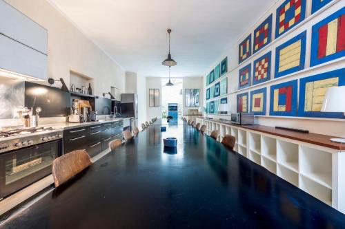 Spacious 4 Bedroom Parisian Retreat Near Gare Nord