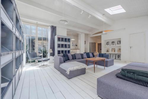 Spacious 4 Bedroom Parisian Retreat Near Gare Nord