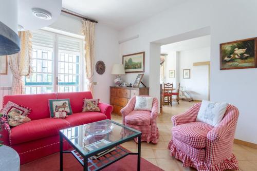 Villa Castelli Romani con Piscina & Giardino Privato, 8 Ospiti