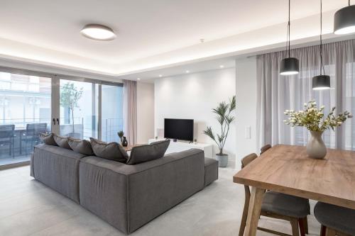 The HostMaster Metropolis Vibe