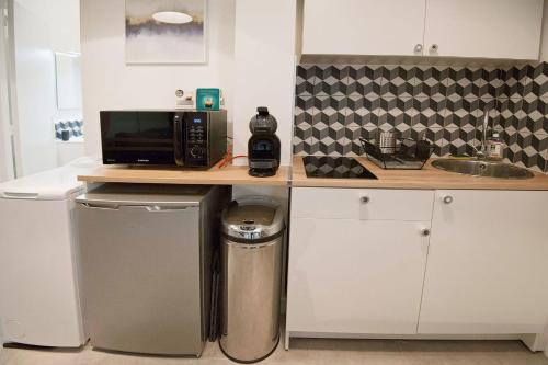 Charming Studio Steps Away from Montmartre
