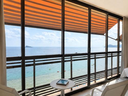 Despierta frente al mar Primera línea Playa Levante-Parking incluido-Edificio Cachirulo