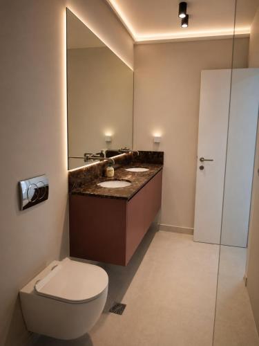 1618 Acropolis Luxury Apartment