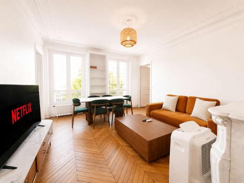 Paris 10 Spacious 2 Bedroom Apartment with Netflix
