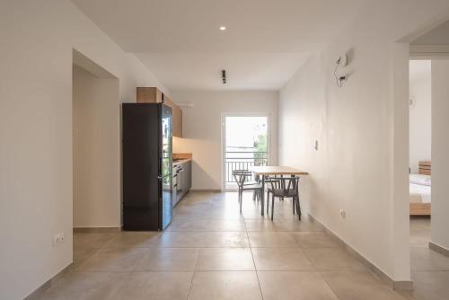 Spacious New 2BR Apartment Sleeps 6